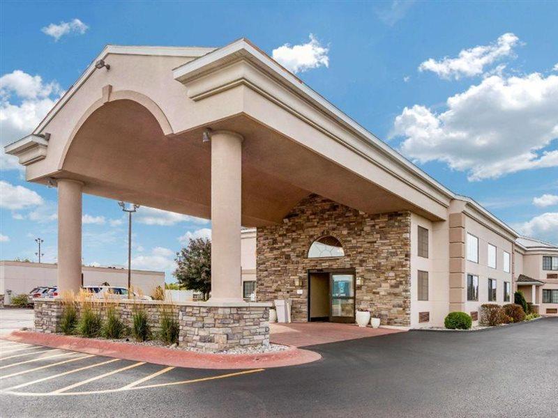 Comfort Inn Ludington Near Us-10 Экстерьер фото