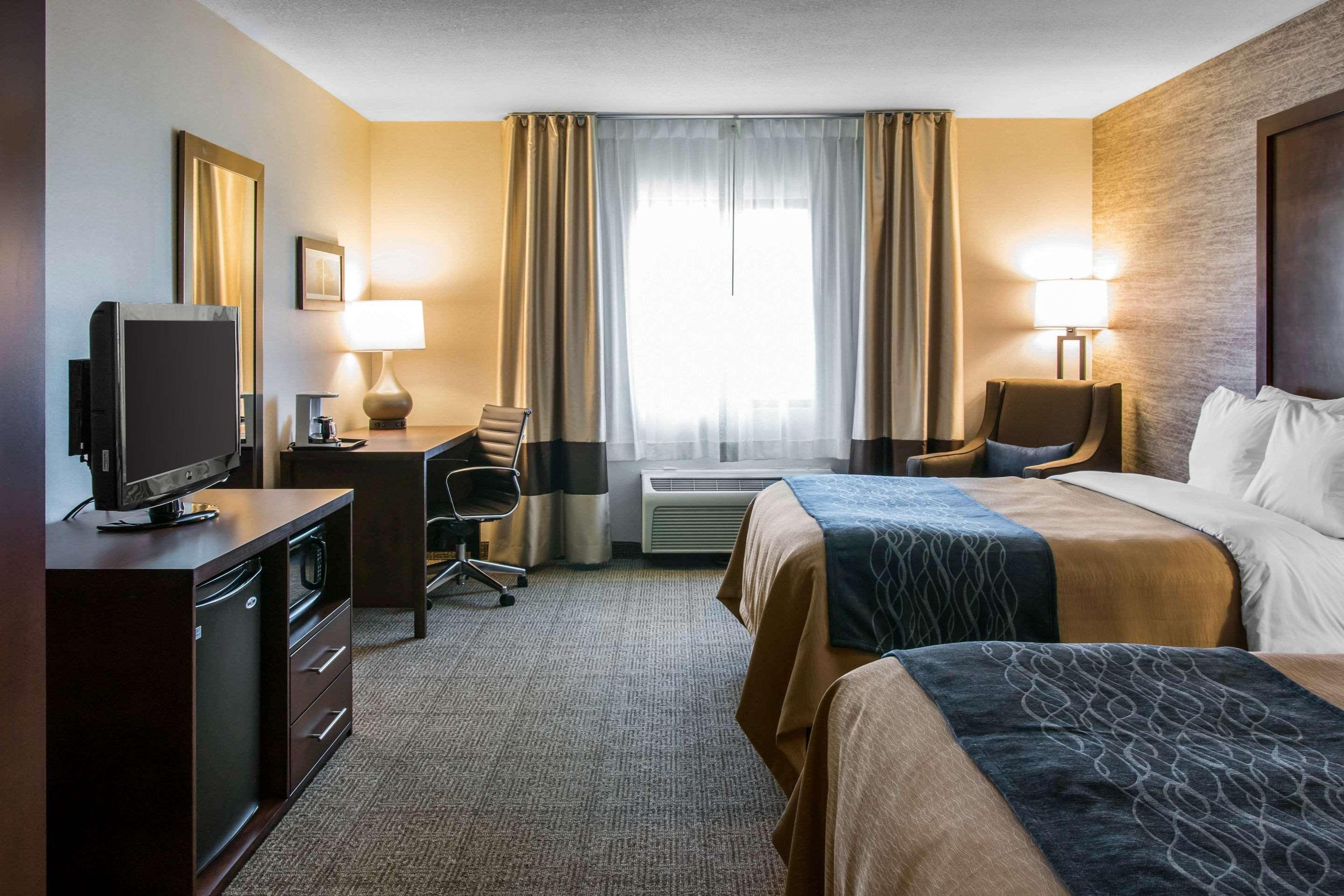 Comfort Inn Ludington Near Us-10 Экстерьер фото