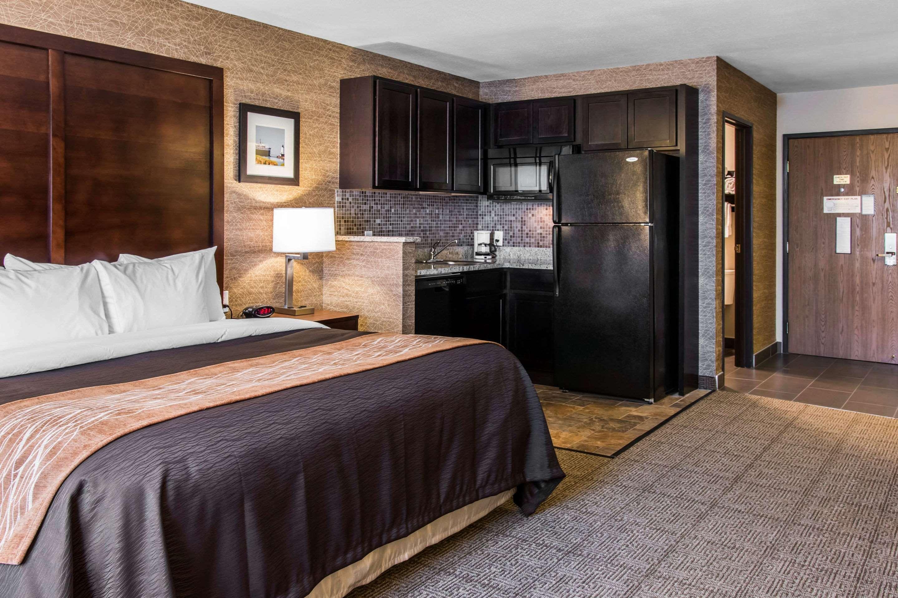 Comfort Inn Ludington Near Us-10 Экстерьер фото