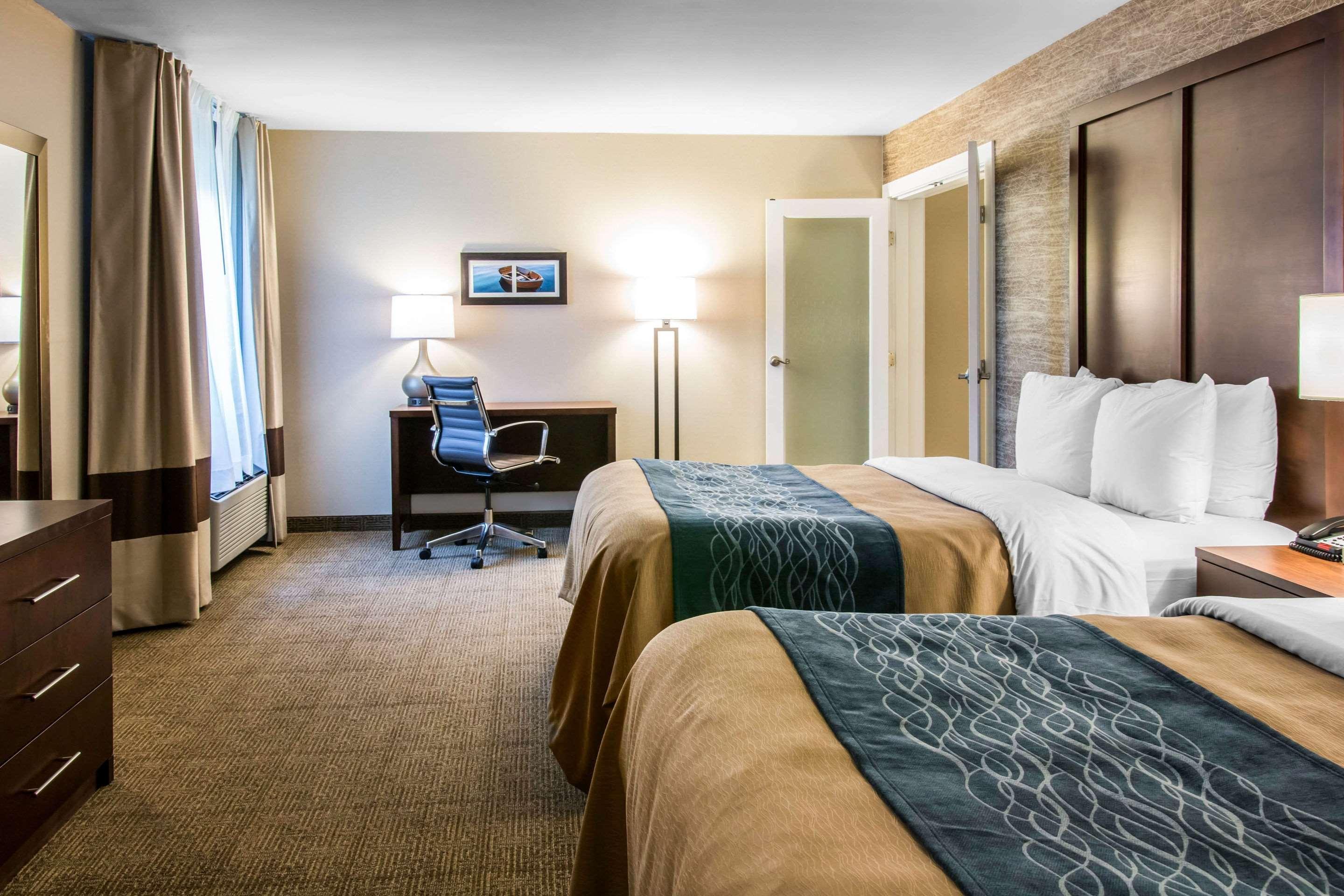 Comfort Inn Ludington Near Us-10 Экстерьер фото