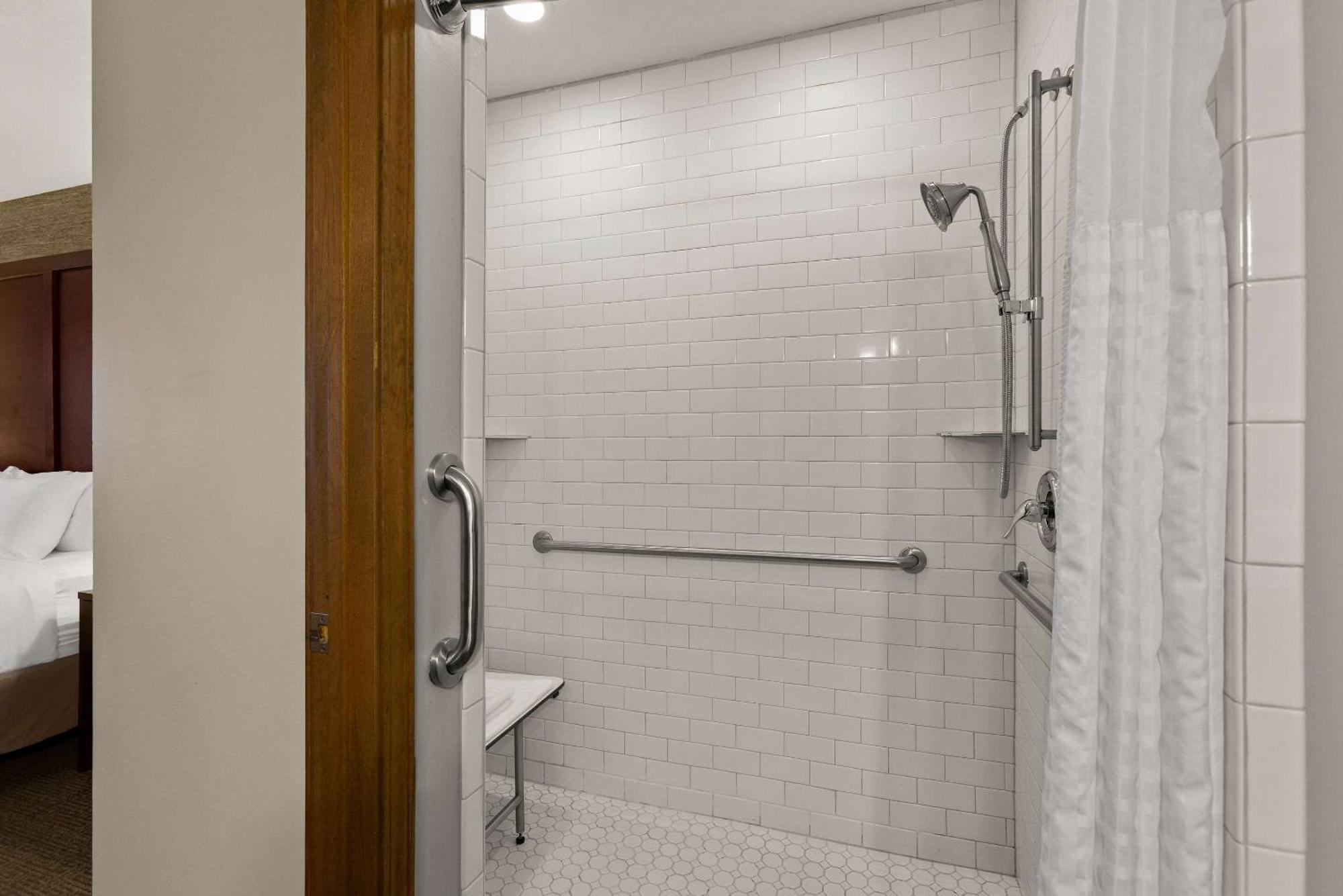 Comfort Inn Ludington Near Us-10 Экстерьер фото