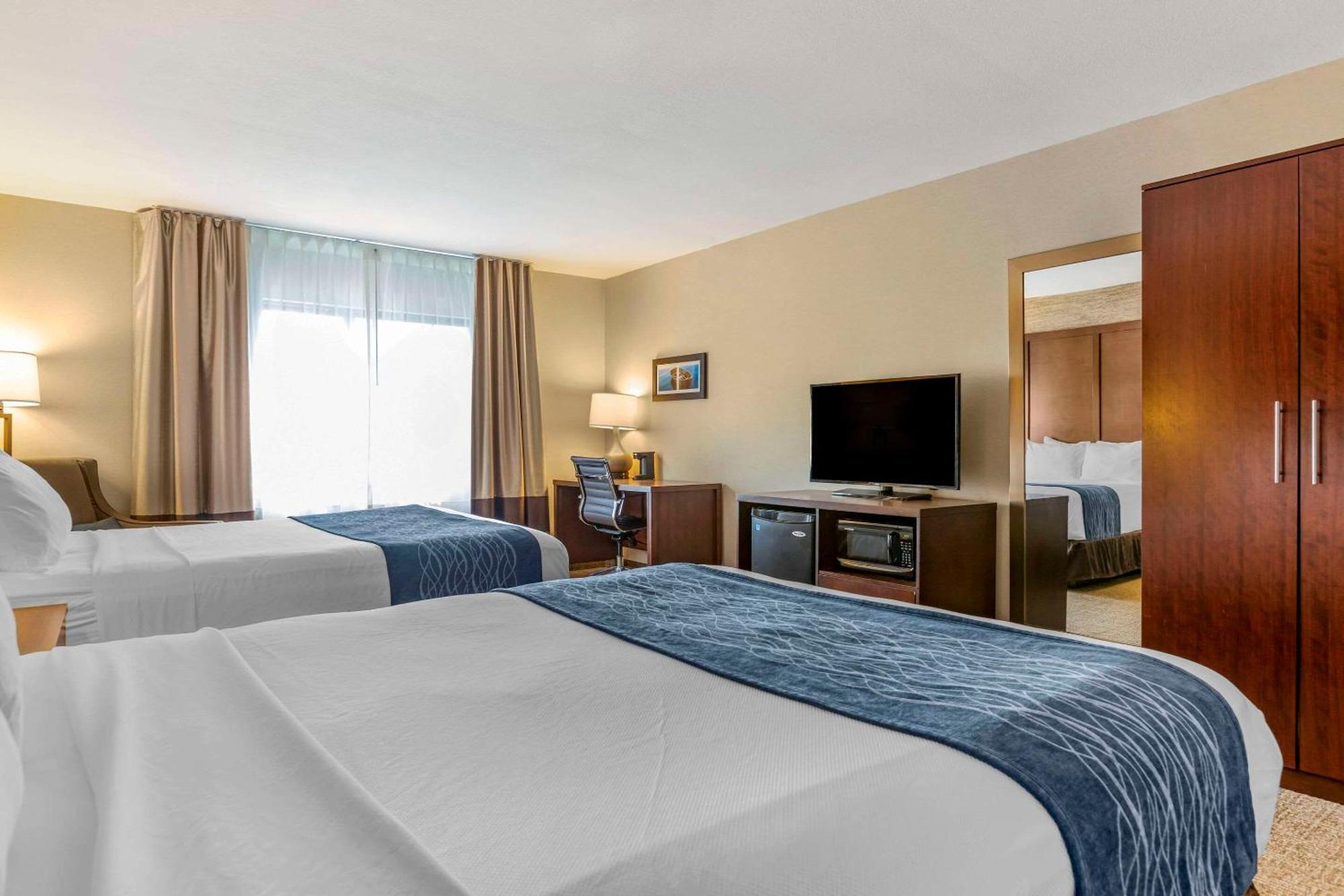 Comfort Inn Ludington Near Us-10 Экстерьер фото