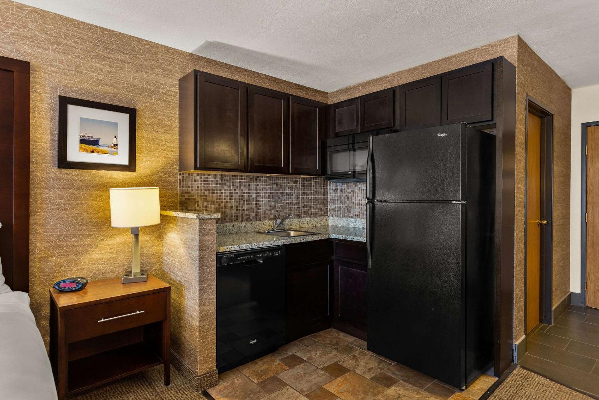 Comfort Inn Ludington Near Us-10 Экстерьер фото