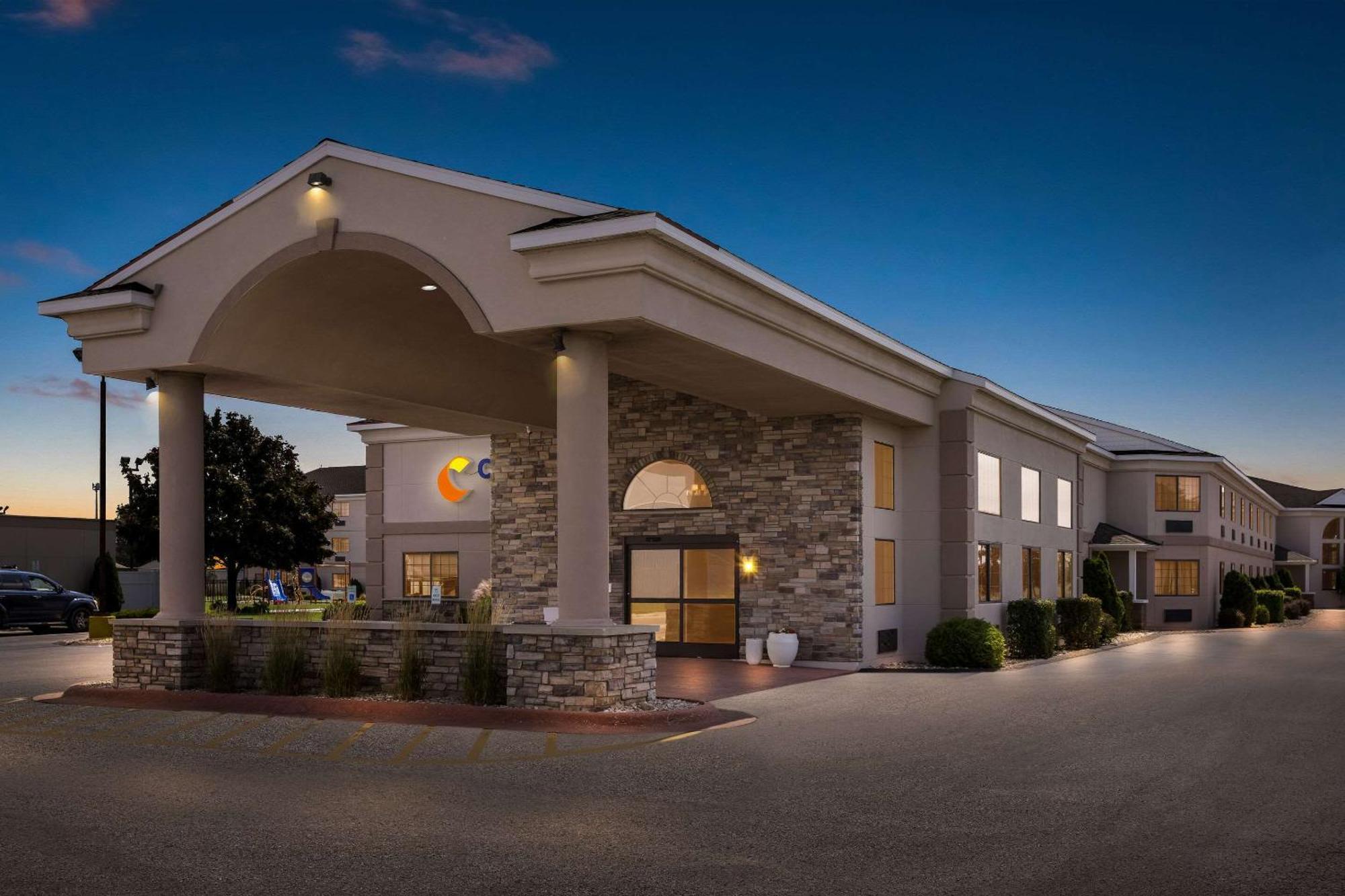 Comfort Inn Ludington Near Us-10 Экстерьер фото