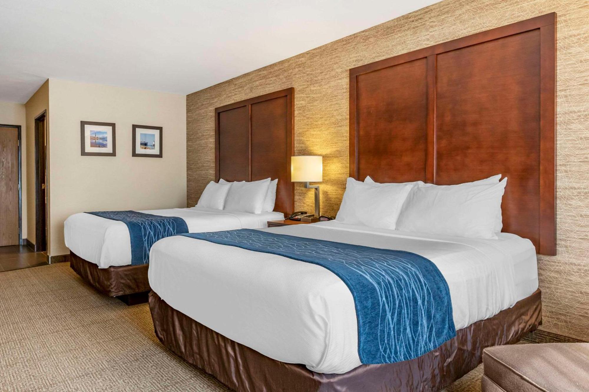 Comfort Inn Ludington Near Us-10 Экстерьер фото