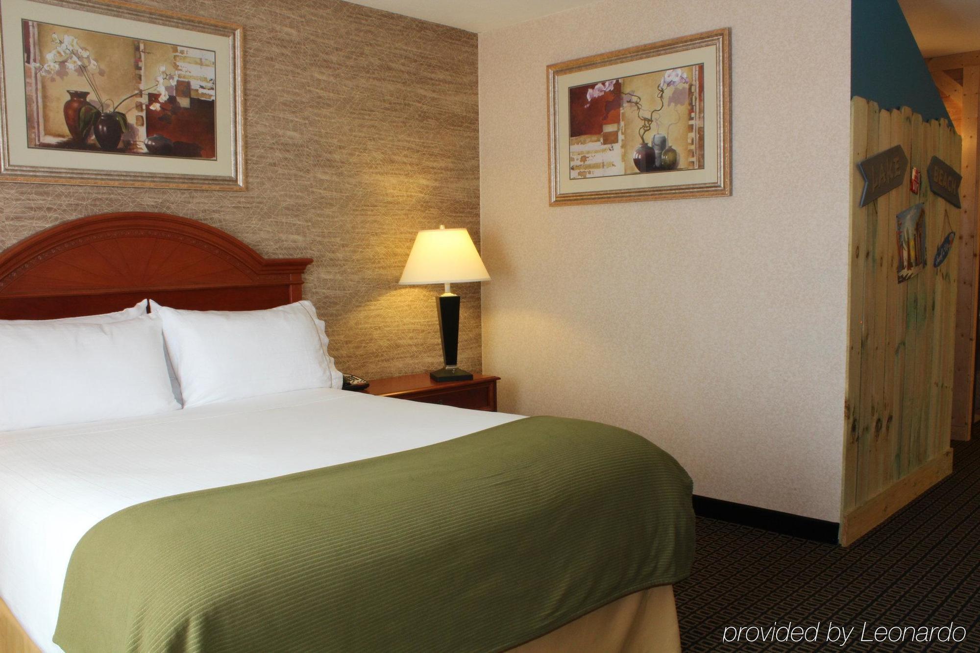 Comfort Inn Ludington Near Us-10 Экстерьер фото