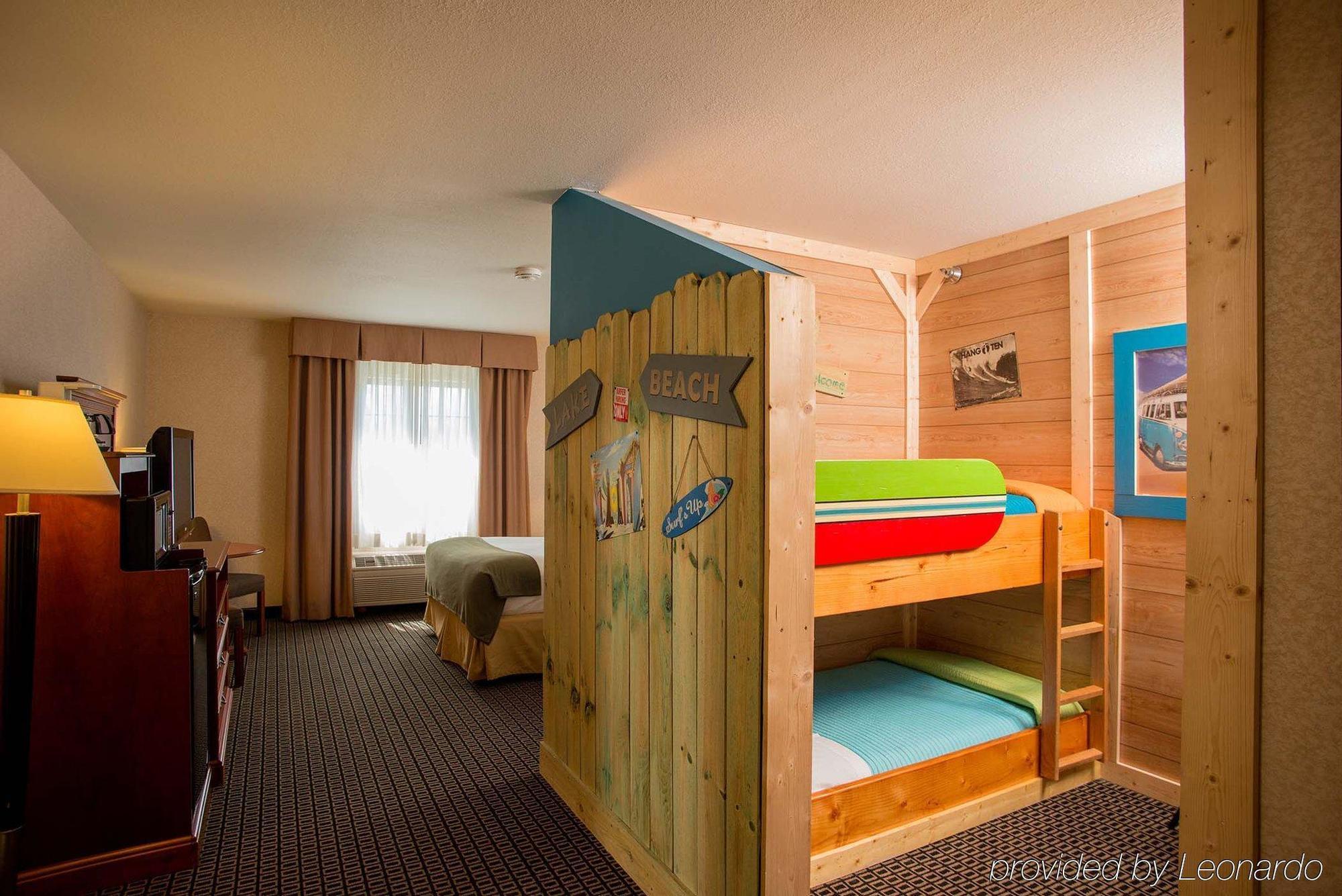 Comfort Inn Ludington Near Us-10 Экстерьер фото